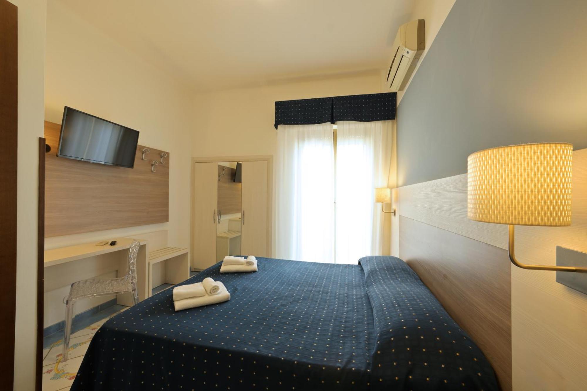 Hotel Delfino 莱圭利亚 外观 照片