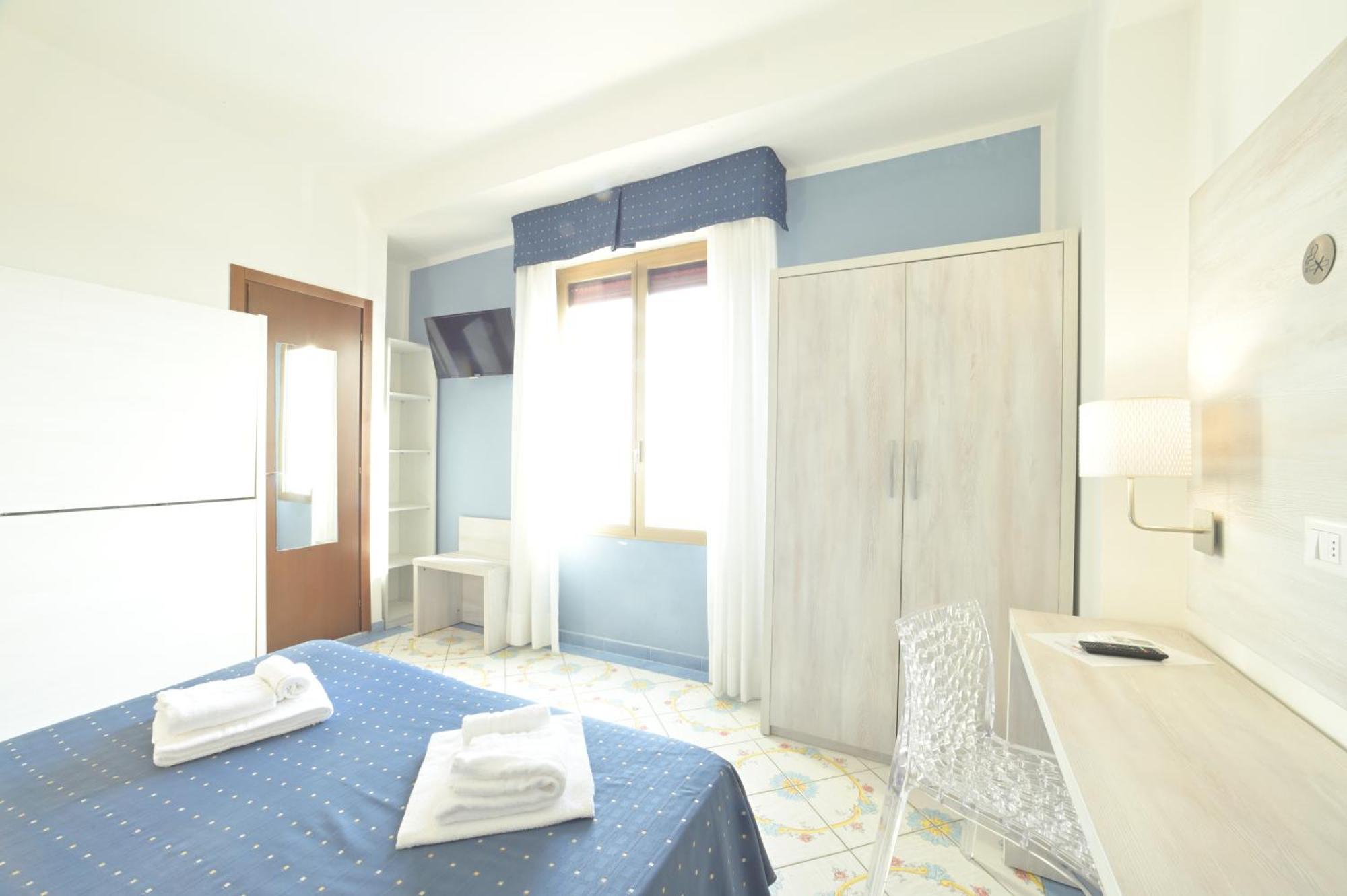 Hotel Delfino 莱圭利亚 外观 照片