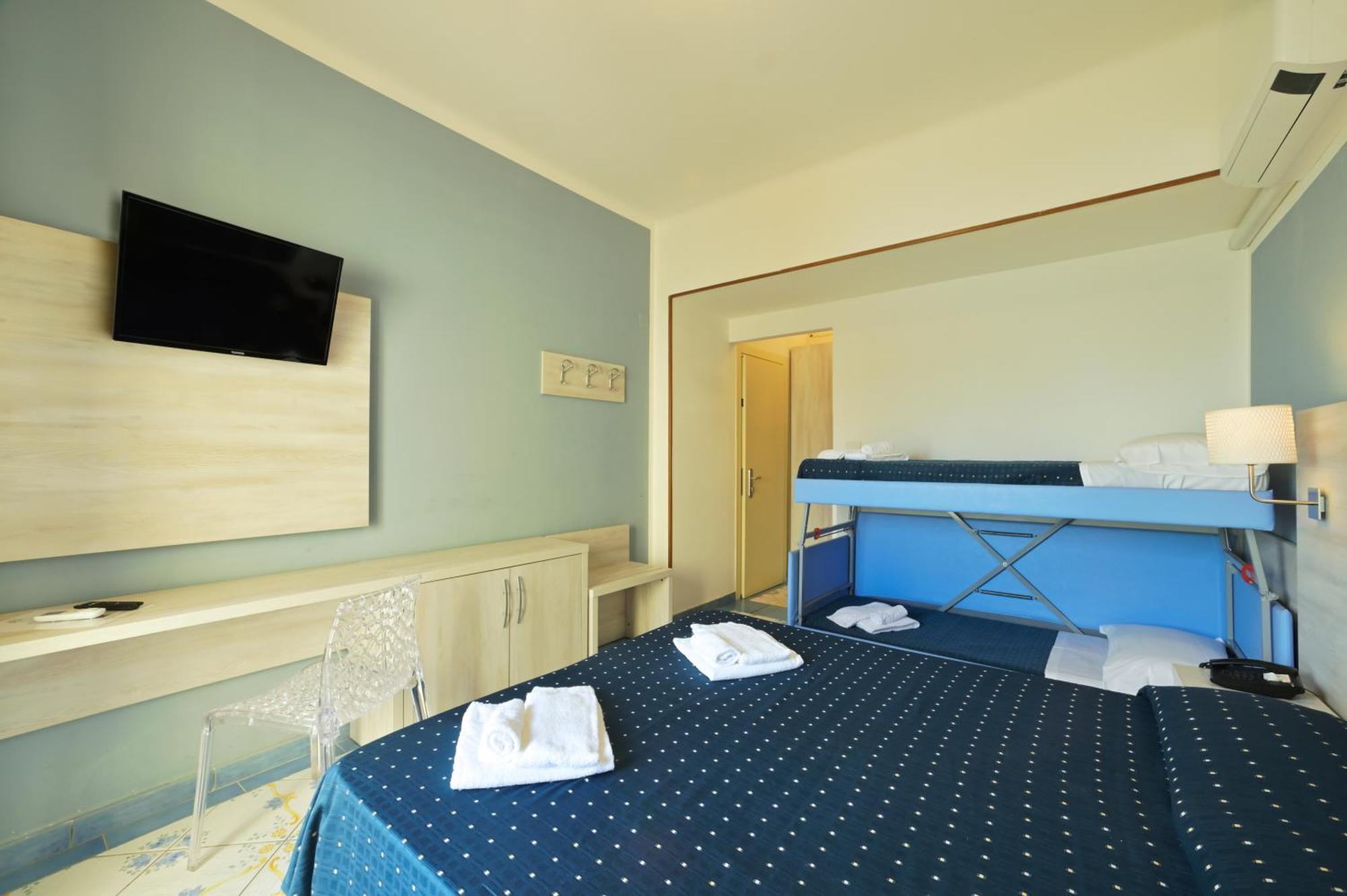 Hotel Delfino 莱圭利亚 外观 照片